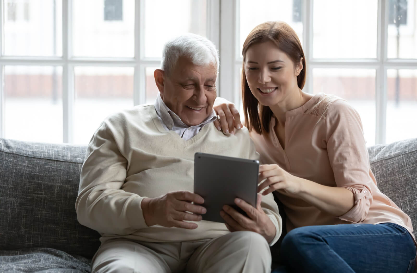 How to Move a Parent with Dementia to Assisted Living